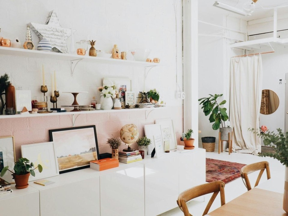 Sit-stand L-shaped desk configuration